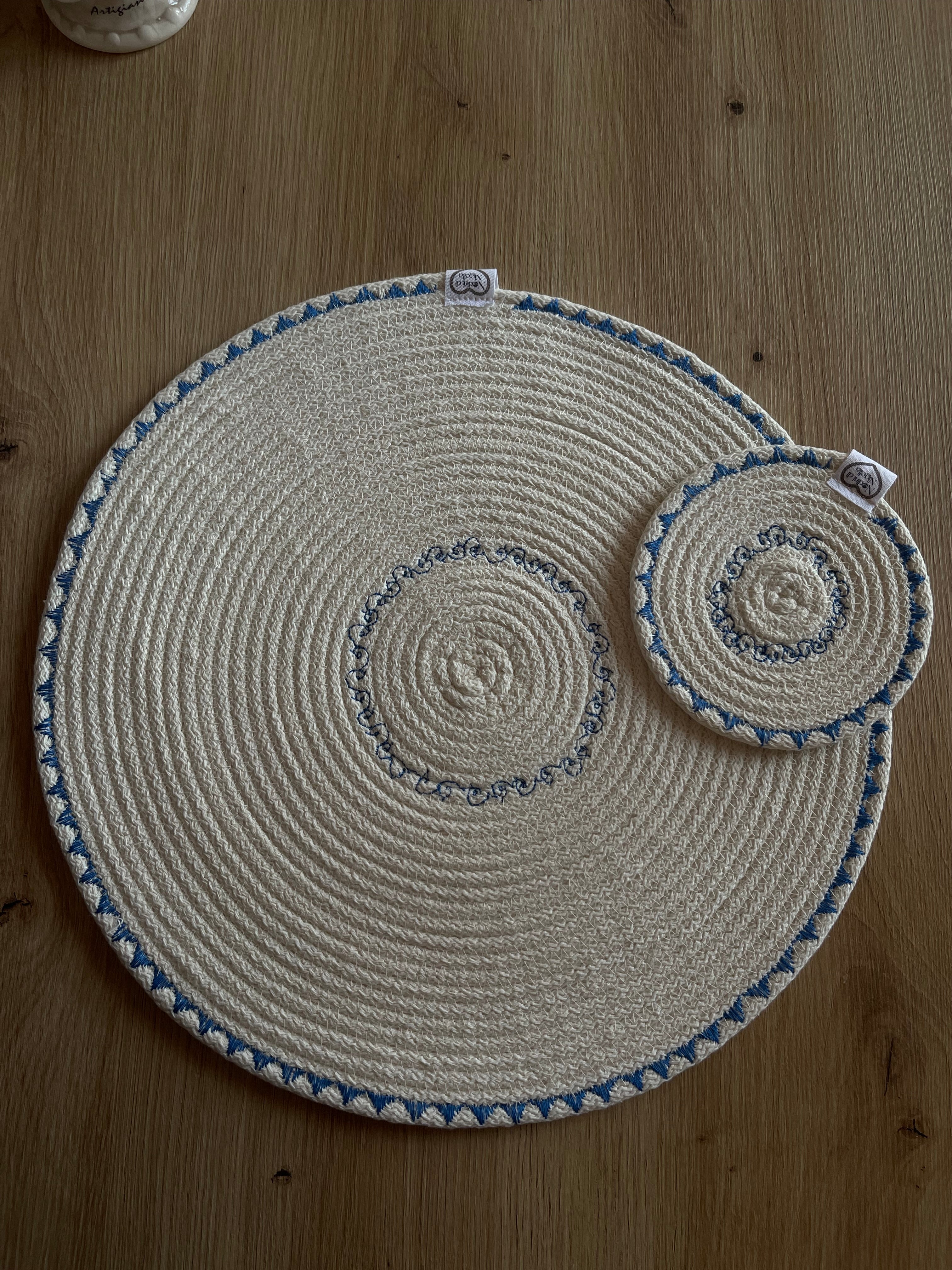 Tovagliette sottopiatti e bicchieri boho