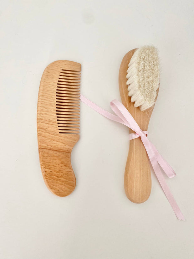 Set pettine e spazzola in legno naturale