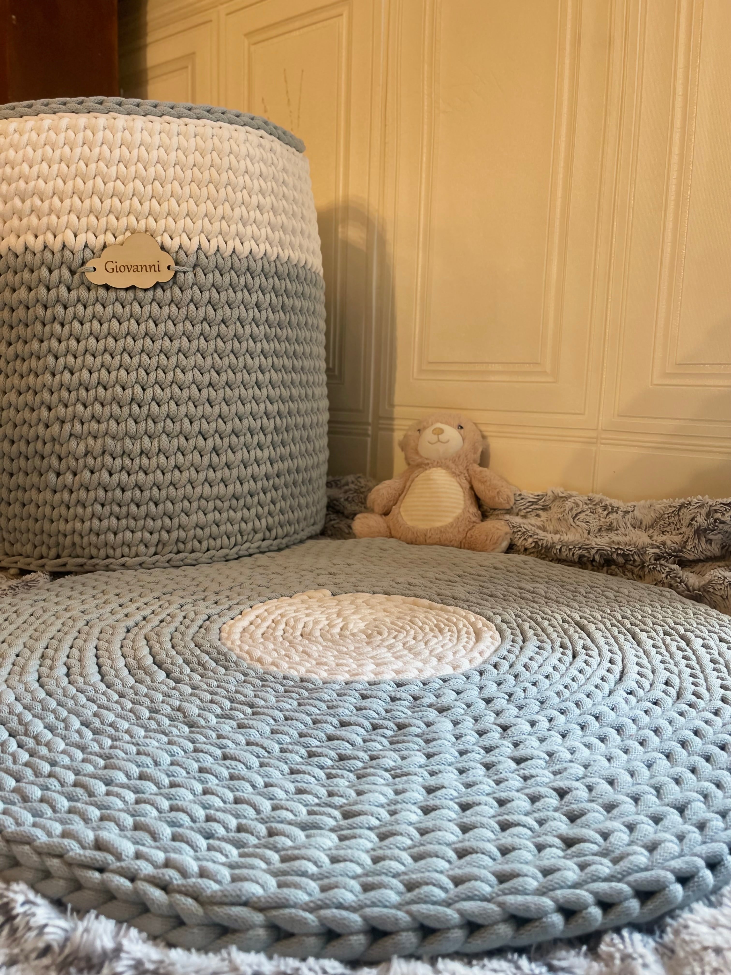 Tappeto intrecciato a mano